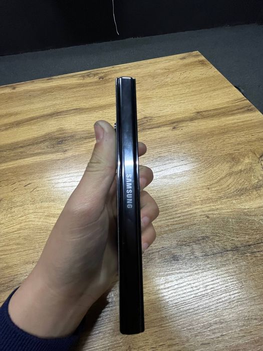 Srochna sotilad Z fold 5 holati yaxshi 256gb 2 sim