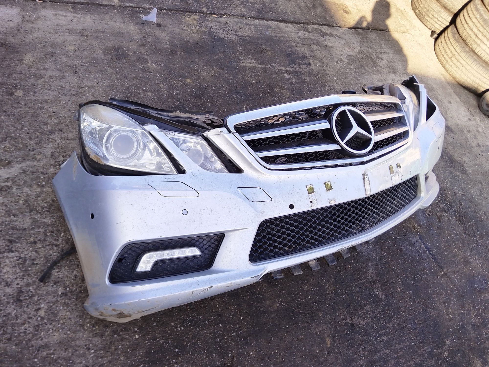 Fata completa Mercedes E-Class W212 FL ( Bara/Far XENON/Capota/aripa )