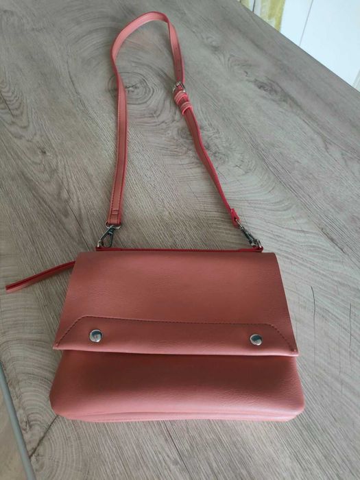 Розова дамска чанта