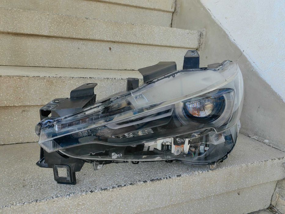 Фар Mazda CX5 17-22 г. LED ляв / Фар Мазда ЦХ5 Оригинален