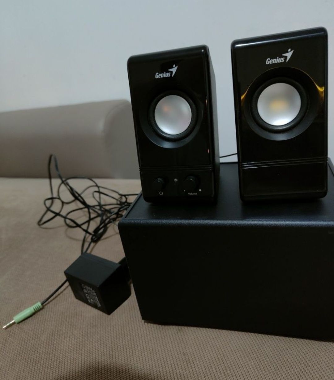 Sistem Audio Logitech 2.1 Subwoofer lemn și 2 sateliți