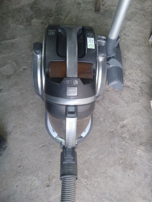 Продам пылесос LG компрессор