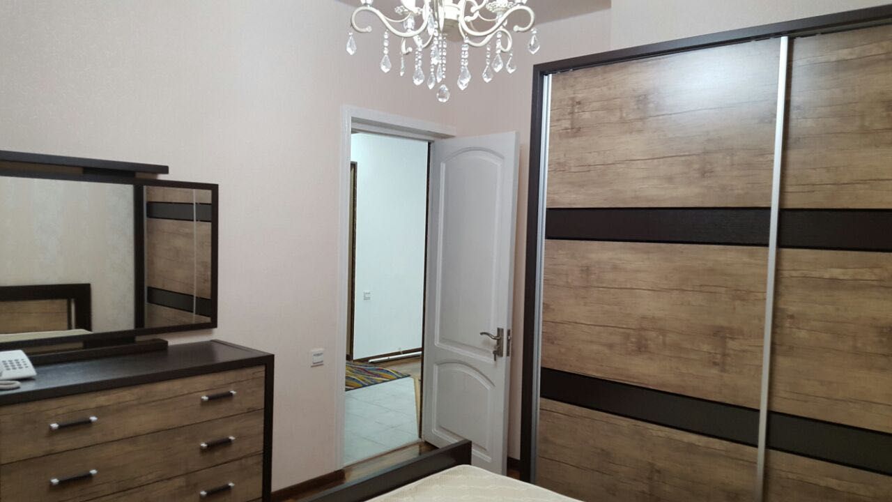 Сдаю квартиру в центре, Госпитальный, 2/2/4, 650 у.е., ремонт, техника