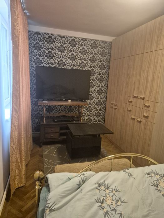 Vând apartament 3 camere