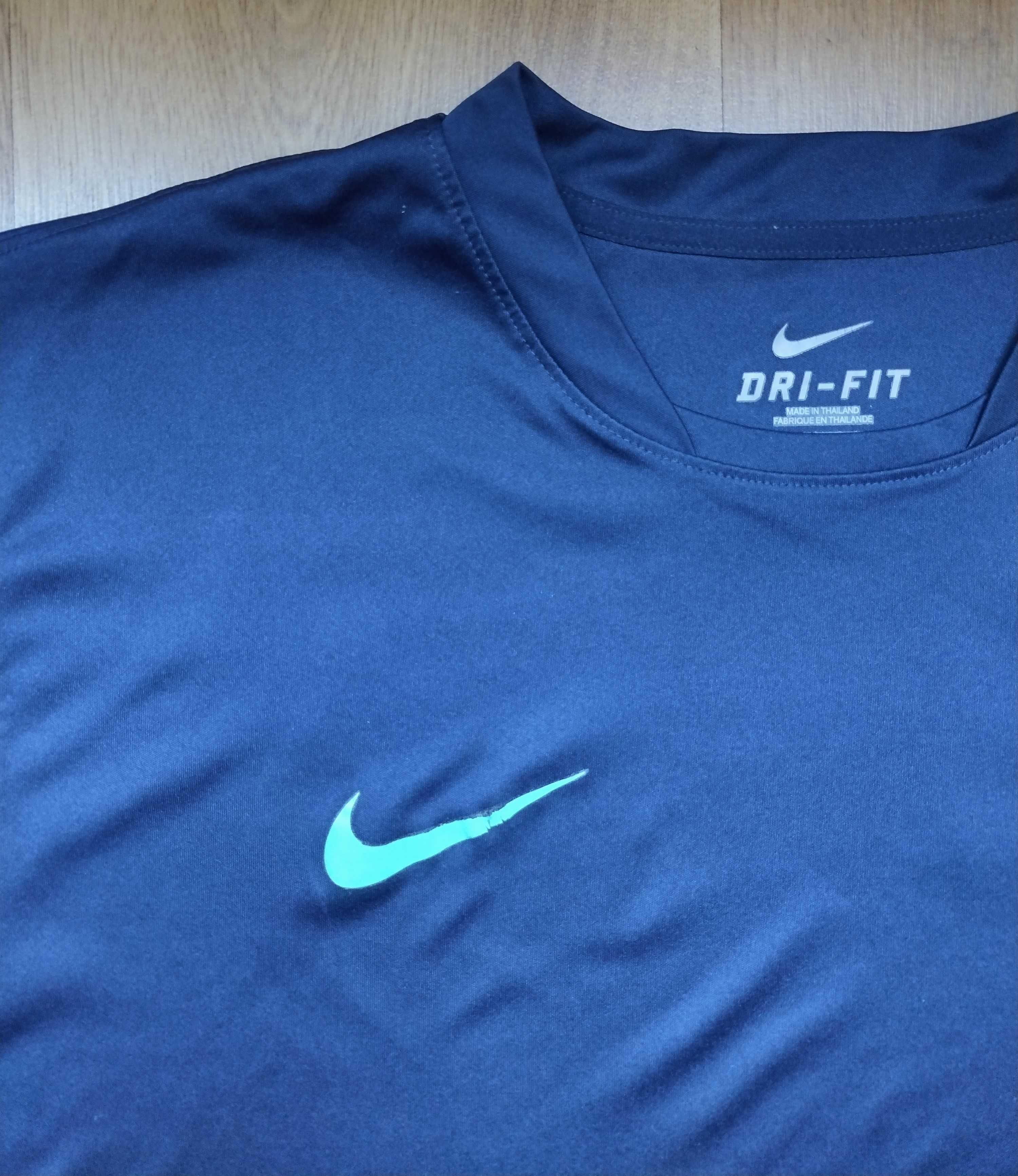 Barcelona / Nike - мъжка футболна тениска Барселона