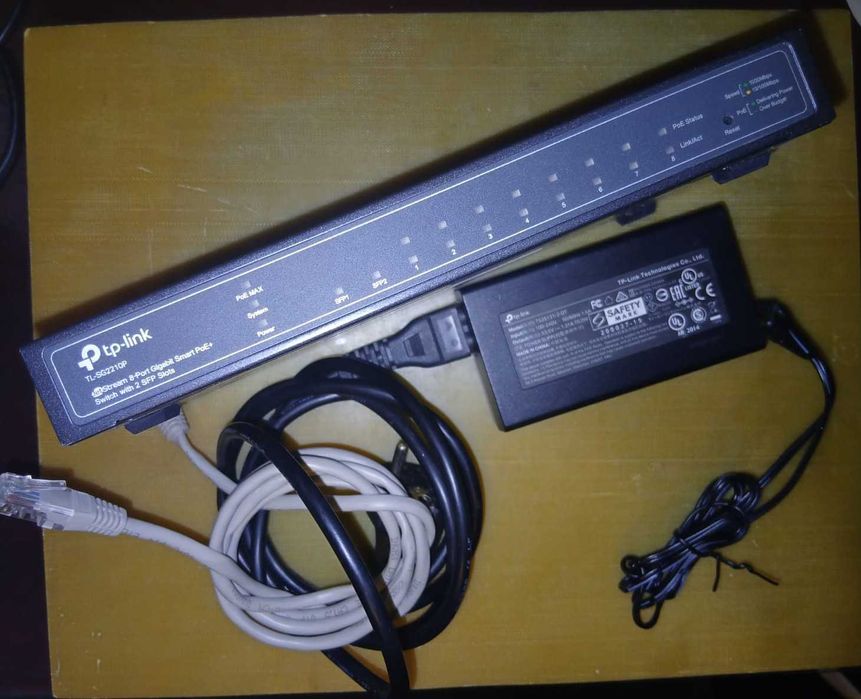 Switch TP-Link TL-SG2210P V3