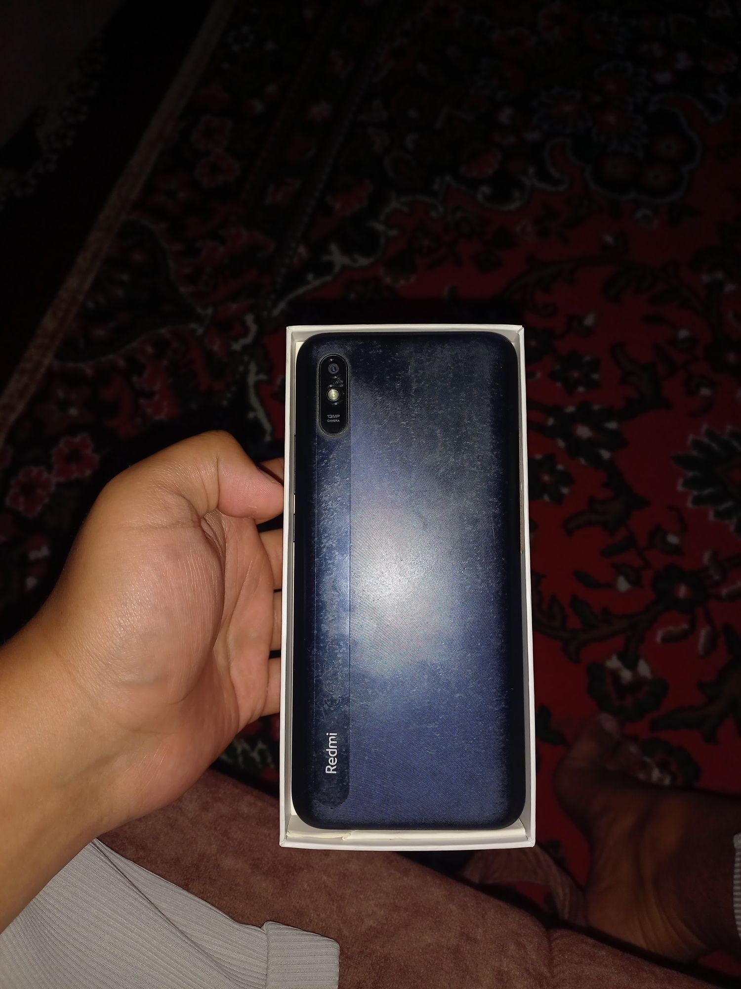 Redmi 9A hech qayeri almashmagan karobka dakument  bor holati zo'r