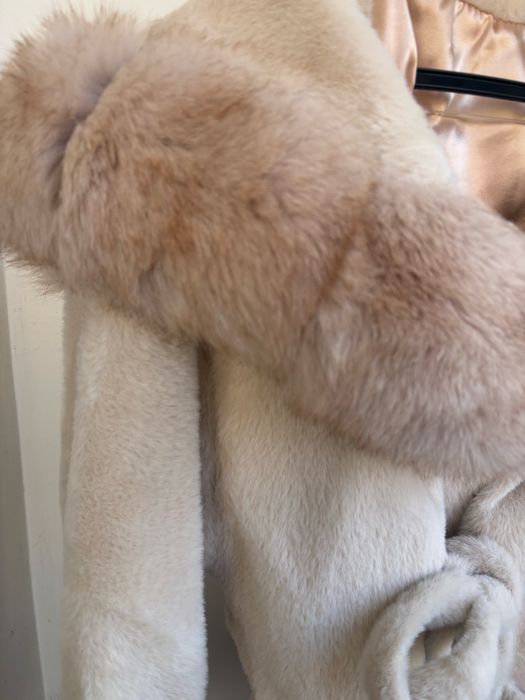 Haina de blana alpaca/alcantara noua