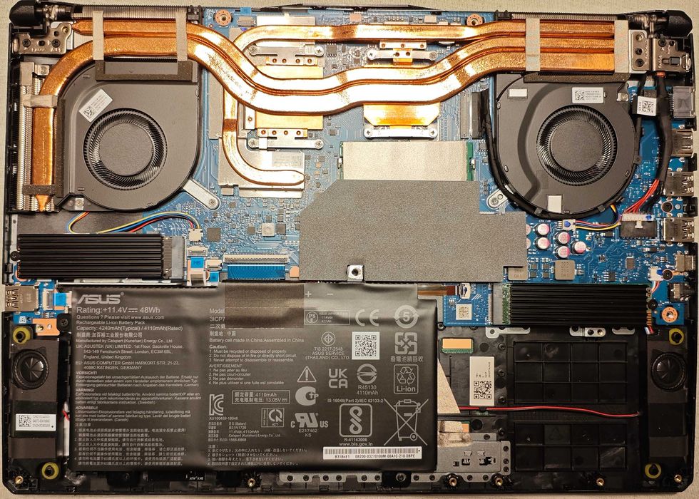 Продавам ASUS TUF Gaming A15-Ryzen 7/RTX 3050/32GB RAM/2TB - Като НОВ