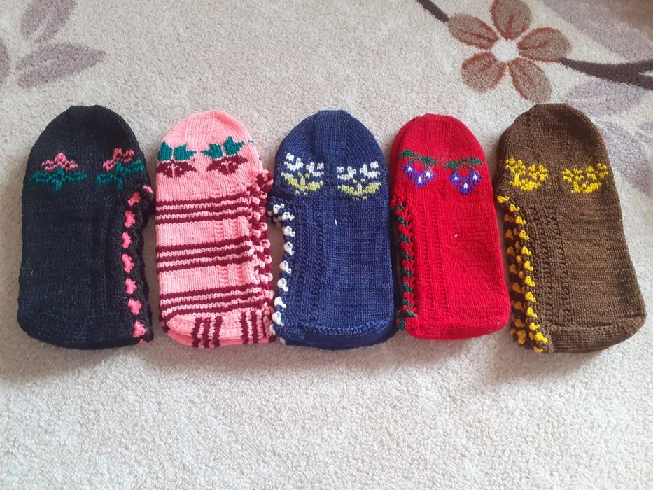 Ръчно плетени нови терлици 3 лв за чифт