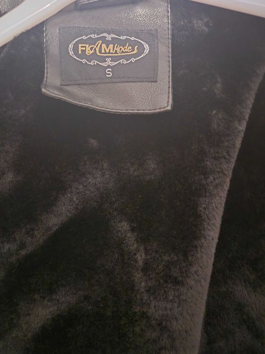 Дамско кожено яке с пух