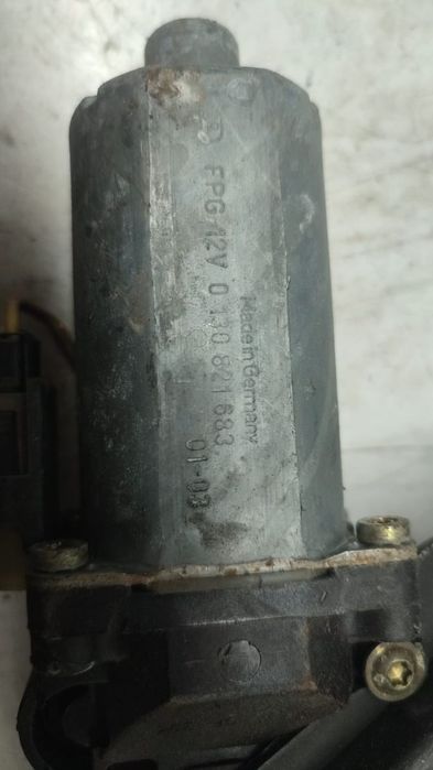 Macara geam dreapta fata 0130821683 Ford Fiesta 4 [facelift] [1999 -