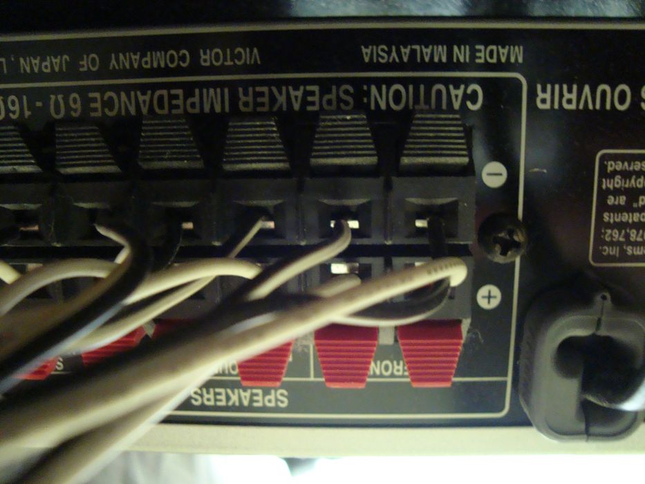 Продавам ДВД  ресийвър JVC TH S3