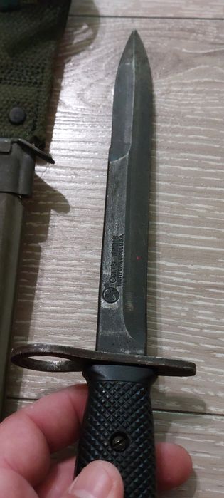 Baionetă America M7 pentru arma M16  produsă de Colt