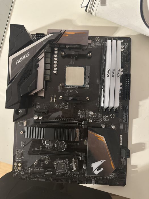 Placa de baza Gygabite B450 Aorus Elite