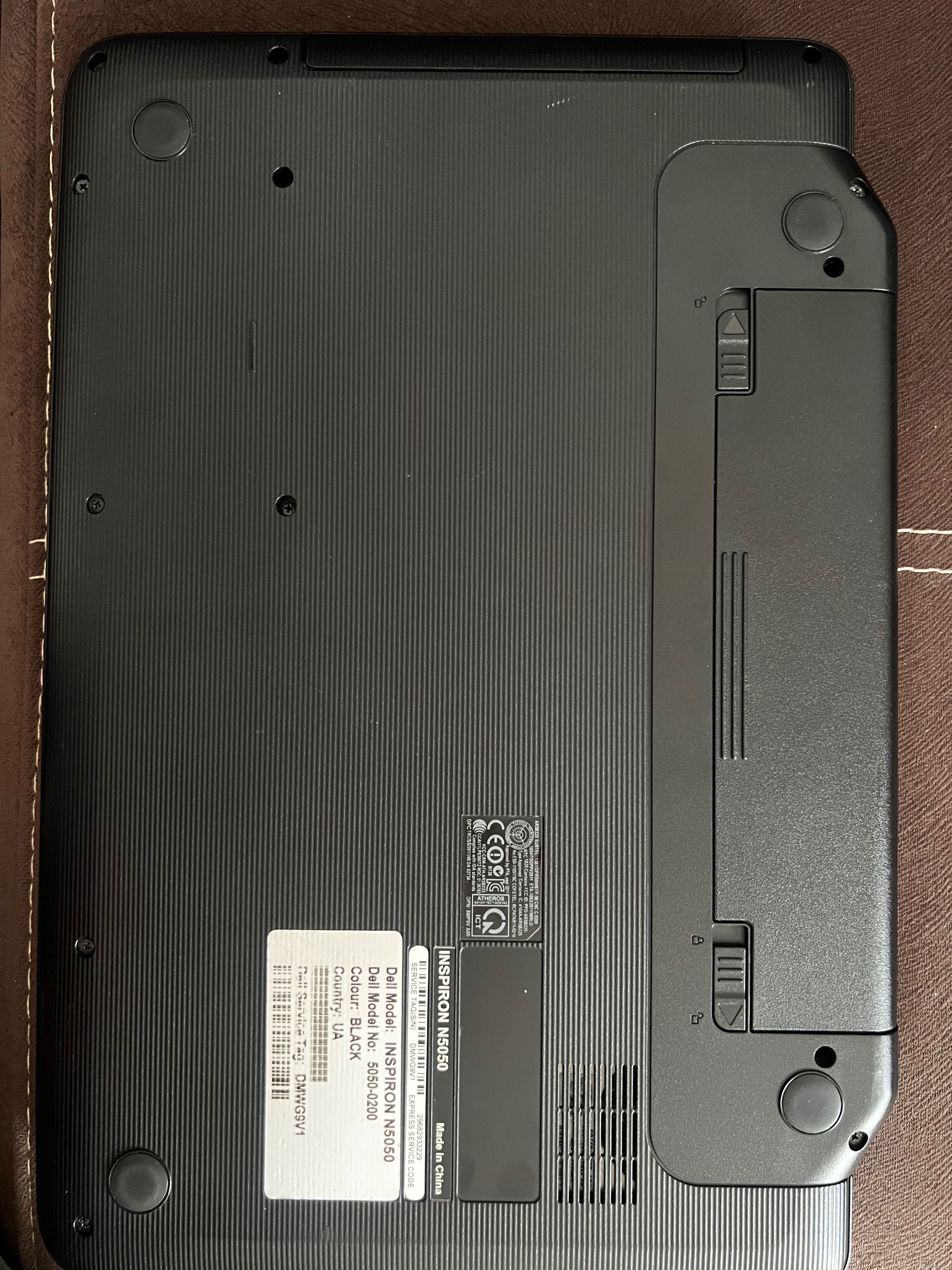 Лаптоп Dell INSPIRON N5050-0200