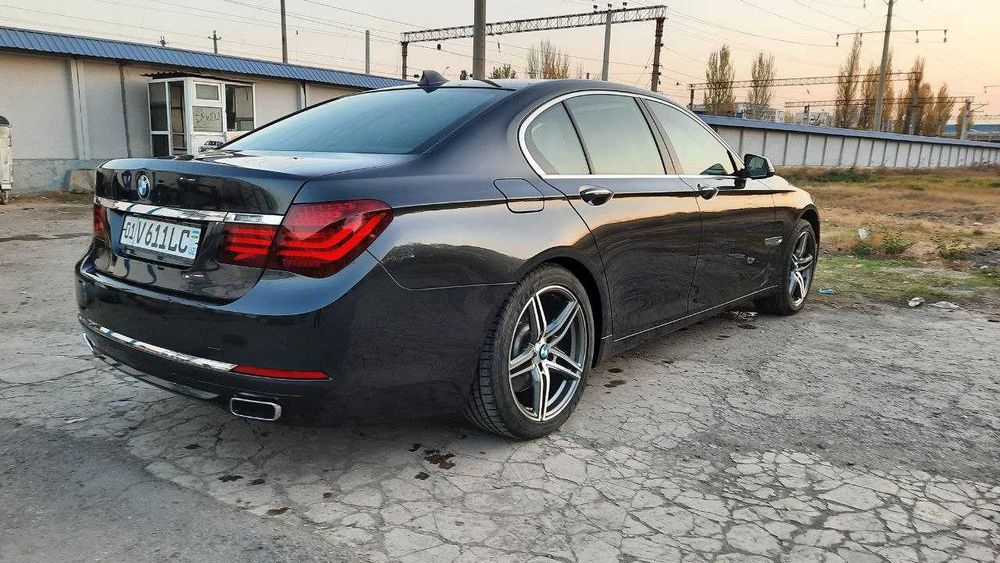 BMW 740d Comfort краска тоза, 2013 йил  76 000 км юрган
