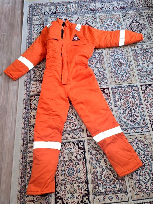 Продаю новый теплый комбез, разм 48-50, со скидкой за 6000