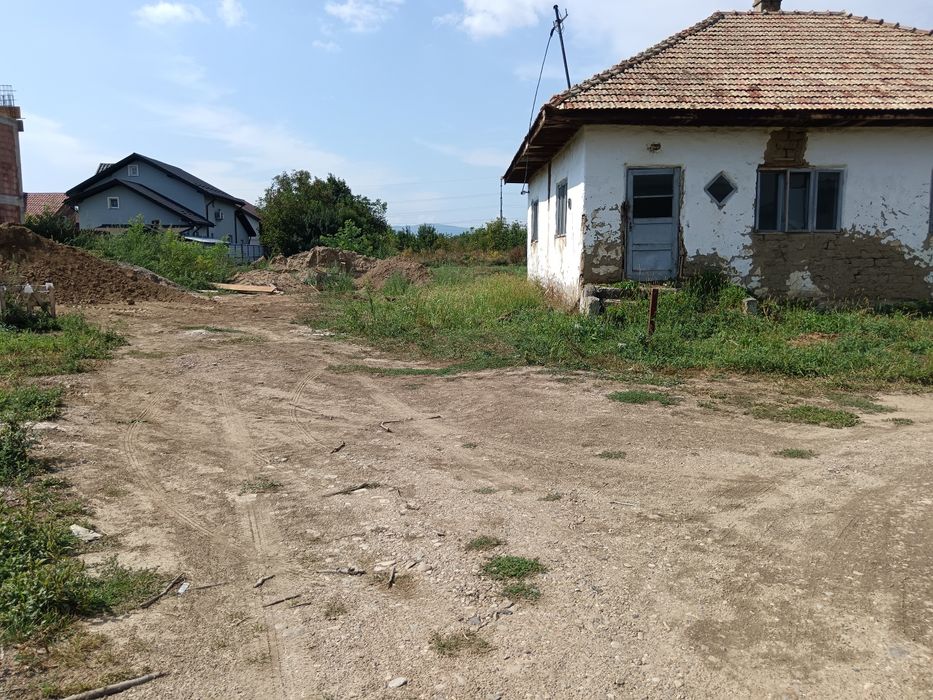 Teren lotizat ,drum de acces,toate utilitățile la stradă!