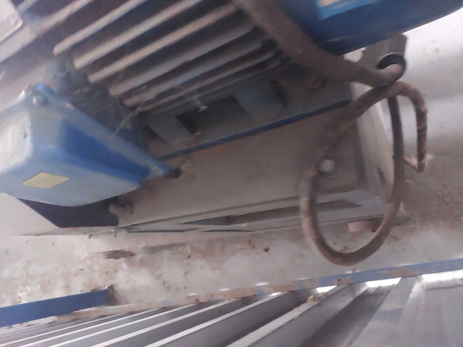 Преса за екобрикети пиникей