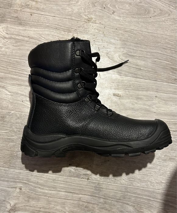 Новые спец ботинки для работы. зима 41