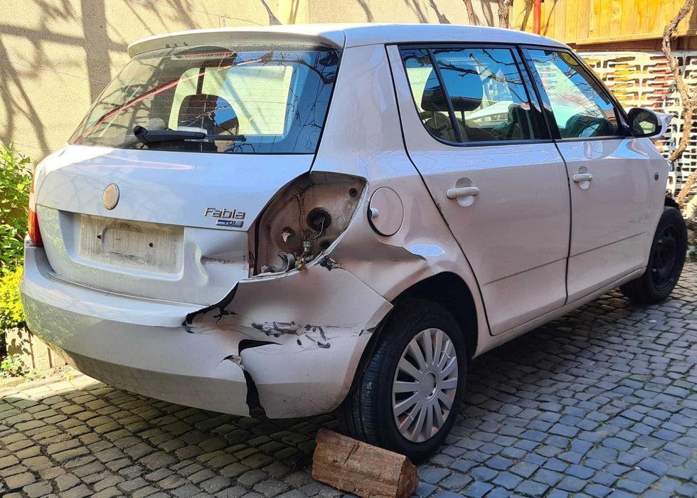 Vand Skoda Fabia lovita/pentru piese