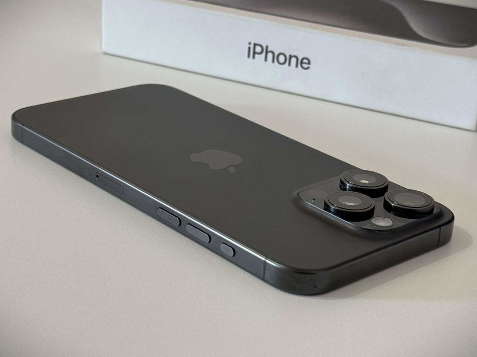 Бартер! Перфектен! iPhone 15 Pro Max Black Titanium (Черен)