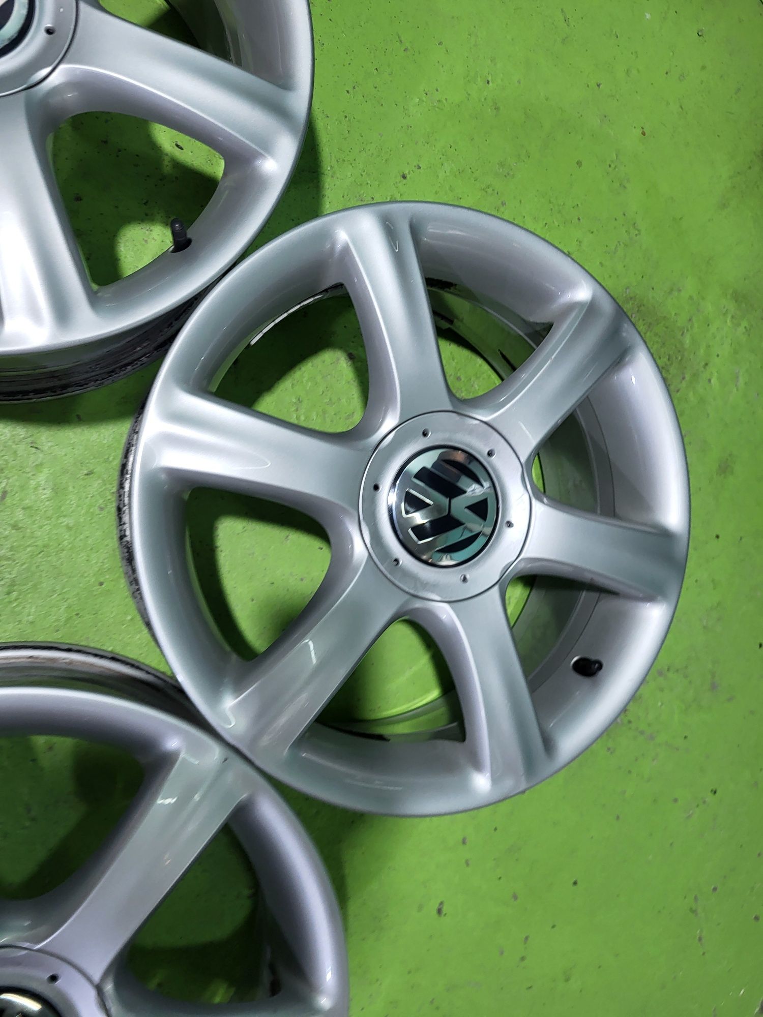 16 5x100 Vw Polo Golf 4 Bora Skoda 5х100