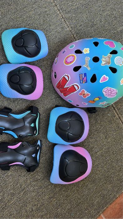 Set Protectie Pentru Copii 7 in 1 ( casca si accesorii)