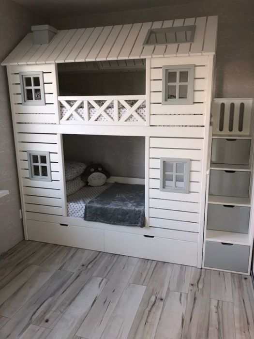 Pătuțuri etajate din lemn masiv tratat – rezistente