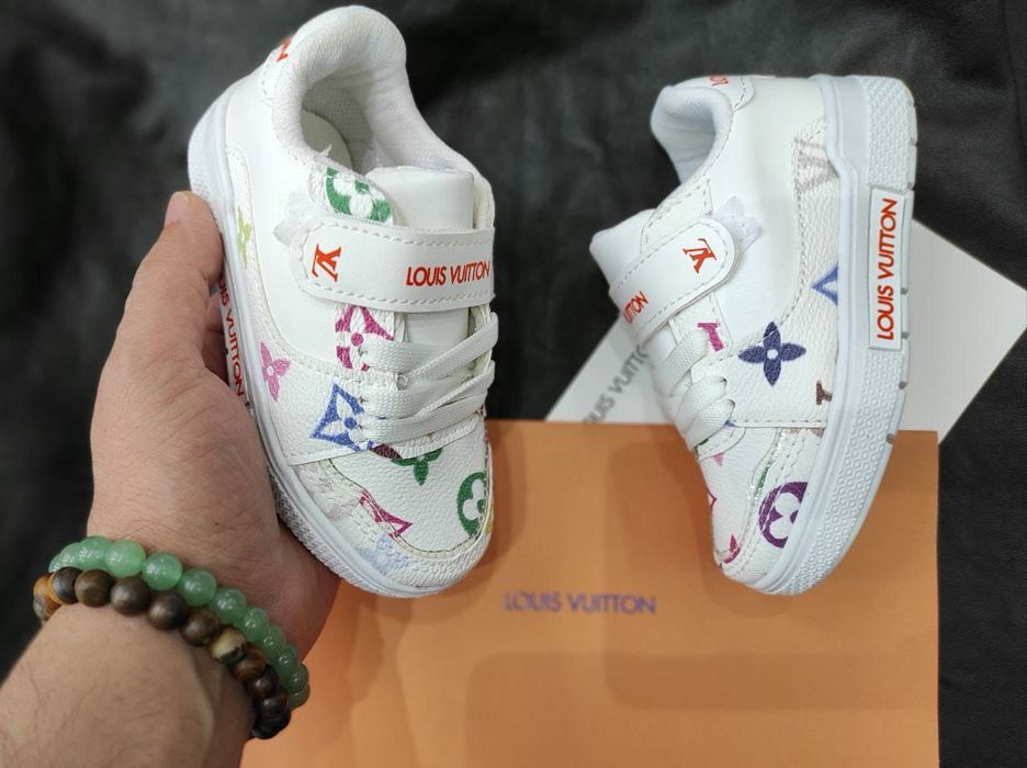 Adidași copii LV și Gucci