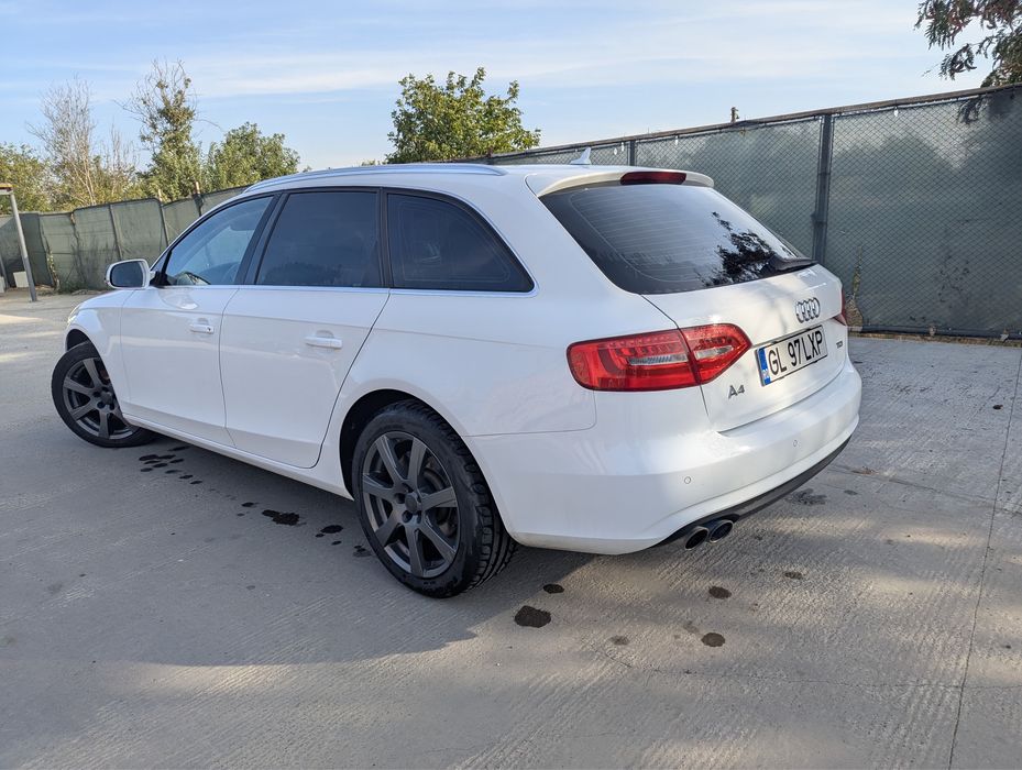 Vand AUDI A4 2014