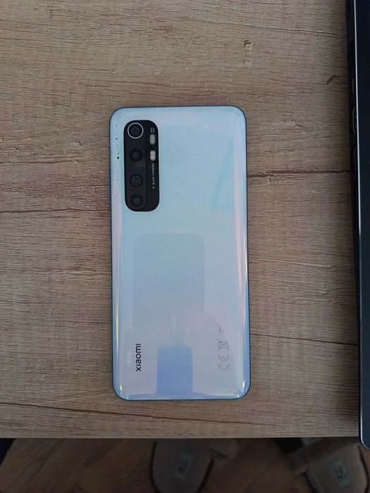 Продавам Xiaomi Mi Note 10 Lite