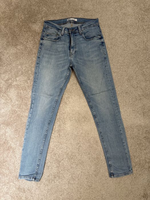 Vand blugi in stare buna