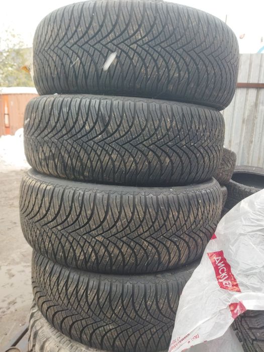 Шины всесезонка 245/45/19 новые