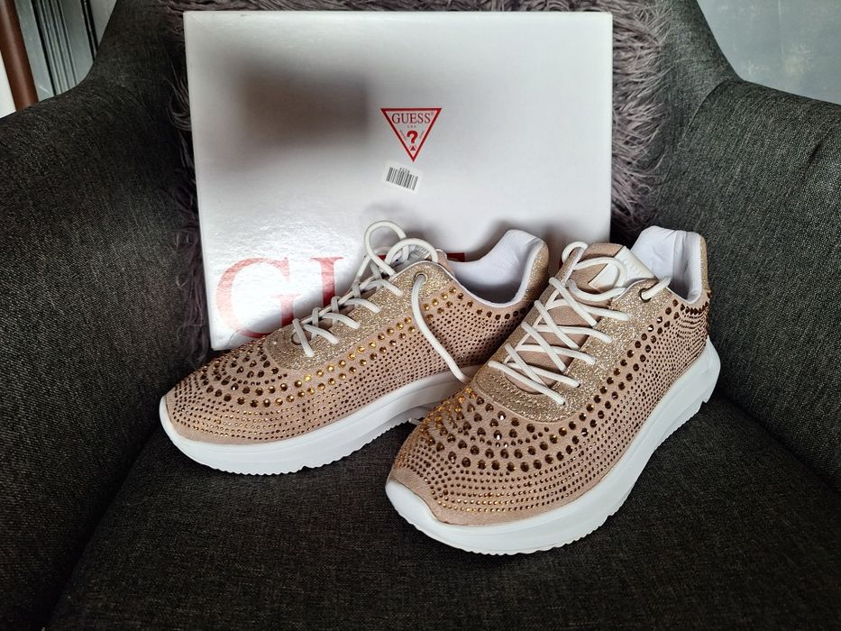 Маратонки с камъни Guess