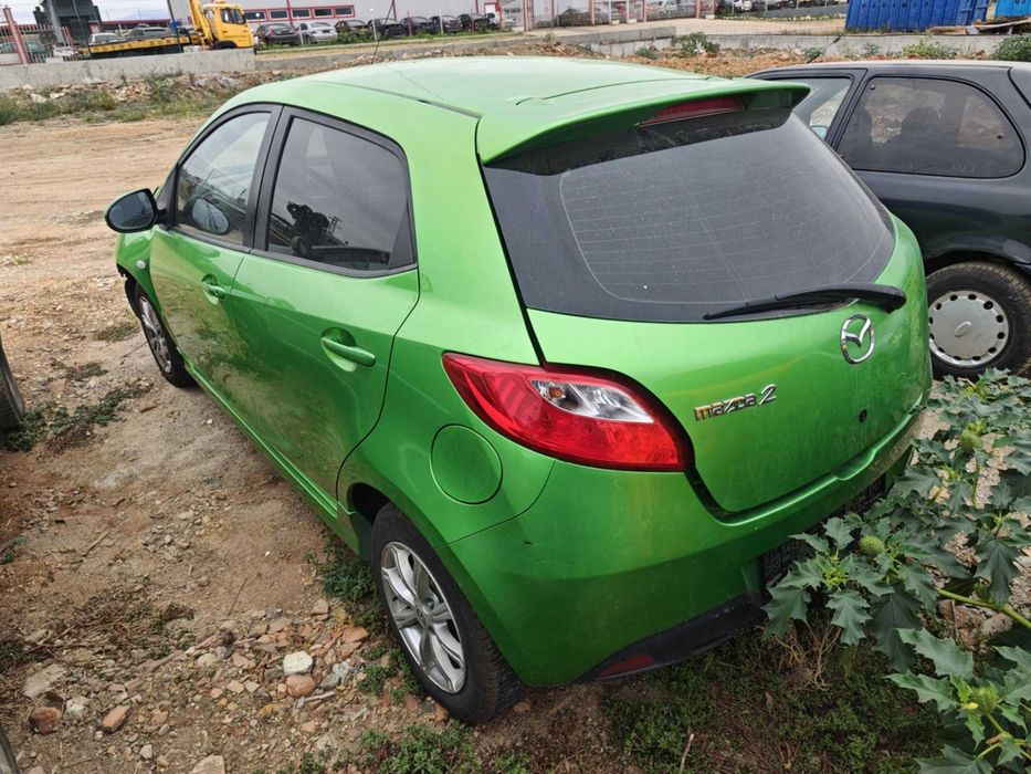 Мазда 2 / Mazda 2 1.5 бензин