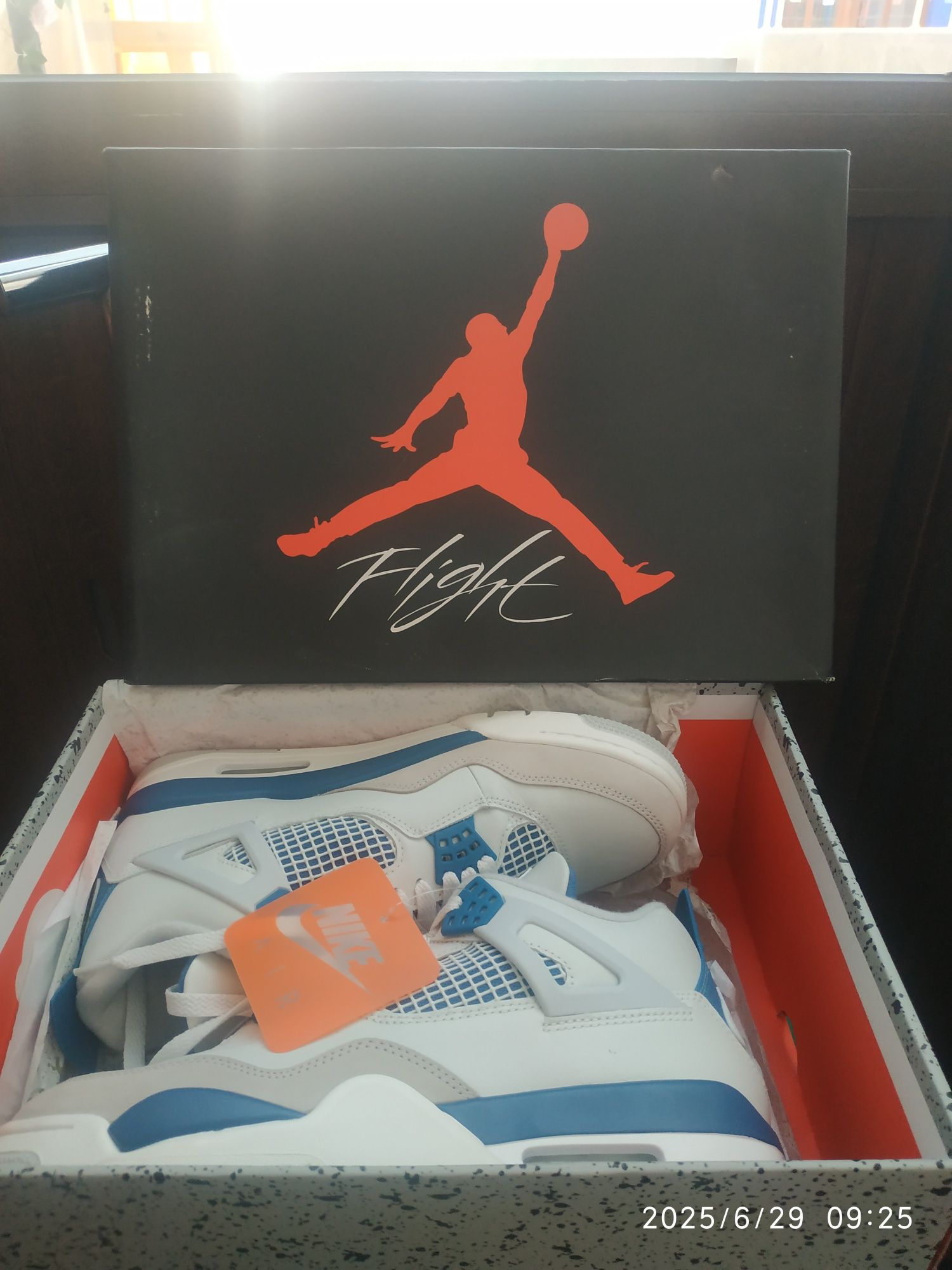Продаю кроссовки " NIKE ".