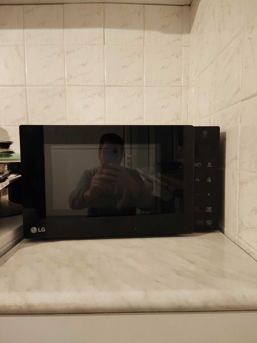 Продавам микровълнова печка ,,Самсунг,,