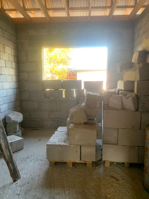 Продам дом  недостроенный