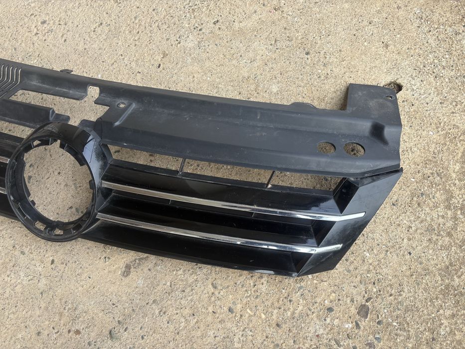 Централна решетка за Шаран / VW Sharan 2010 -