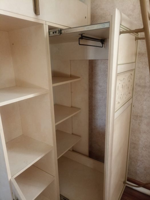 Продаётся кровать со шкафами