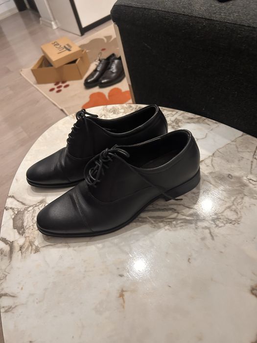 Pantofi piele aproape noi