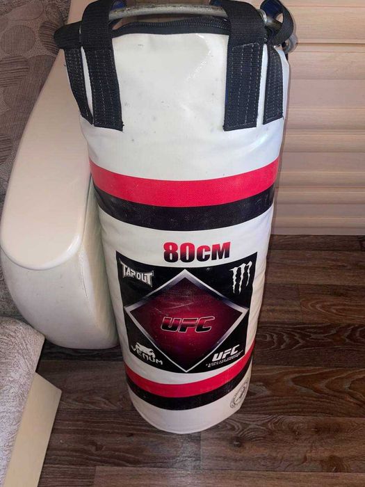 Навесная груша с карабином