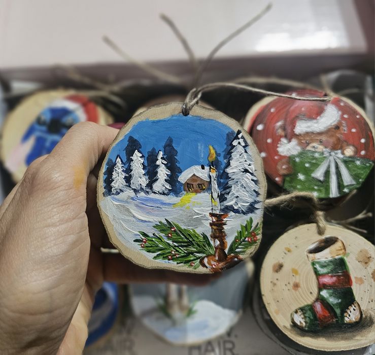 Коледни ръчно рисувани шайби