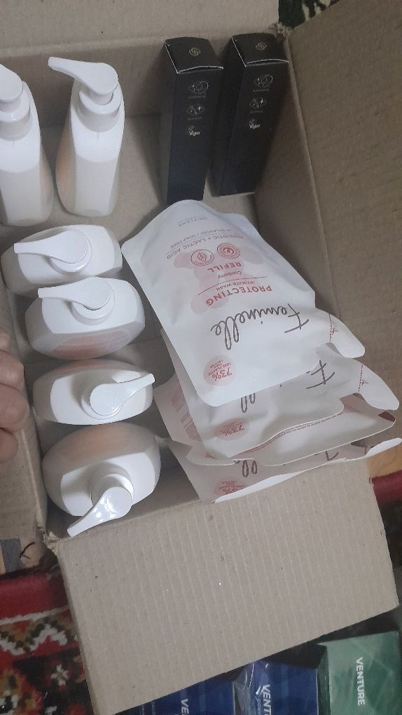 Original kasmetika va parfyum mahsulotlari sotiladi.