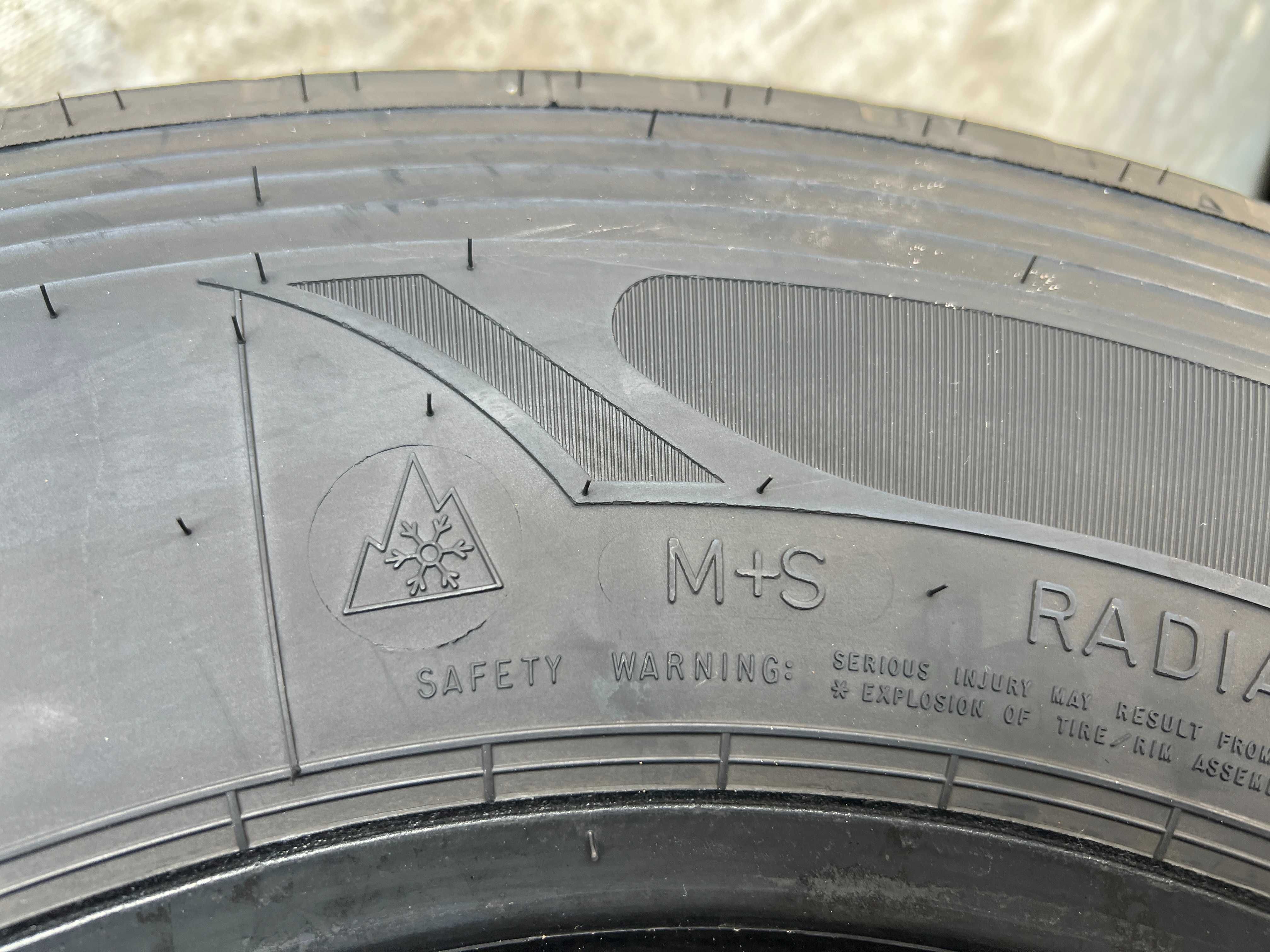 2 гуми за ремарке 235/75R17.5 Goodyear KMax T 143/141J M+S FRT DOT4320