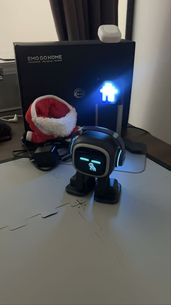 Умный робот EMO AI Desktop Pet