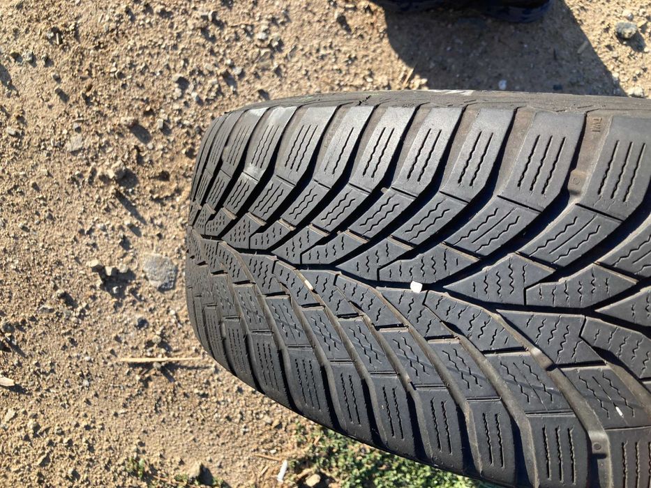 Продавам зимно колело 205/55 R16 Continental Winter Contact