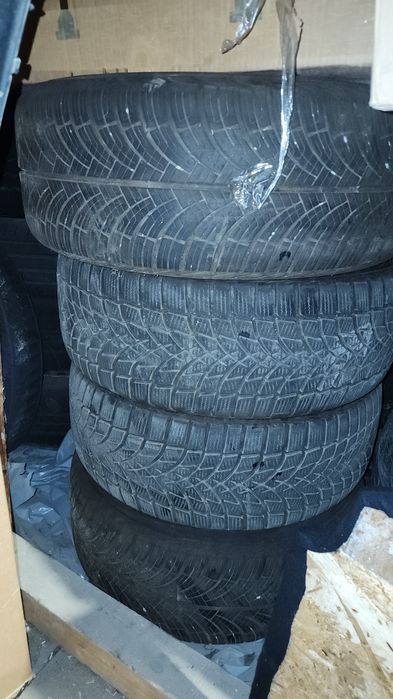 Vand anvelope iarna 225 45 r17